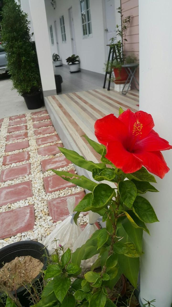 Hotel Patchy & Ppraw Family Ubon Ratchathani Exterior foto