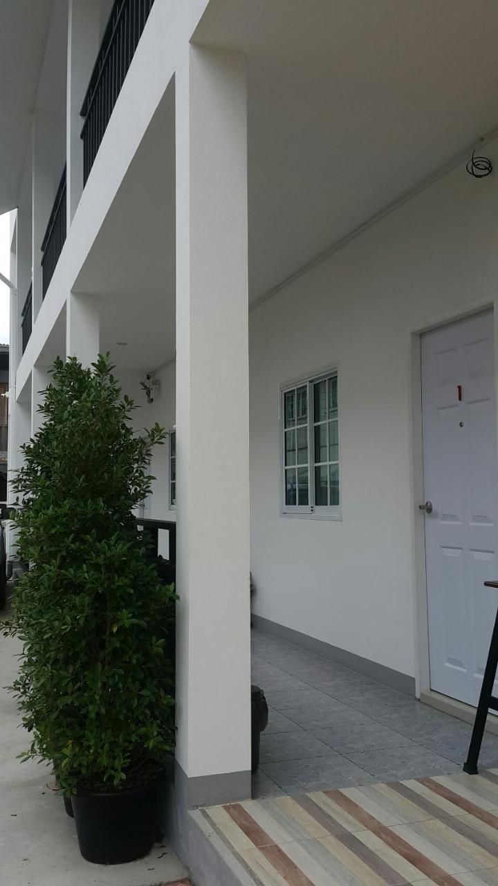 Hotel Patchy & Ppraw Family Ubon Ratchathani Exterior foto