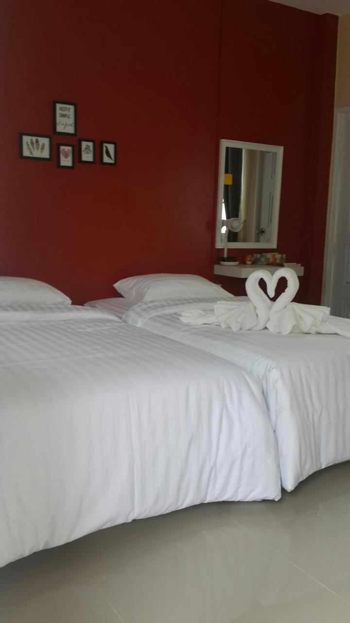 Hotel Patchy & Ppraw Family Ubon Ratchathani Exterior foto